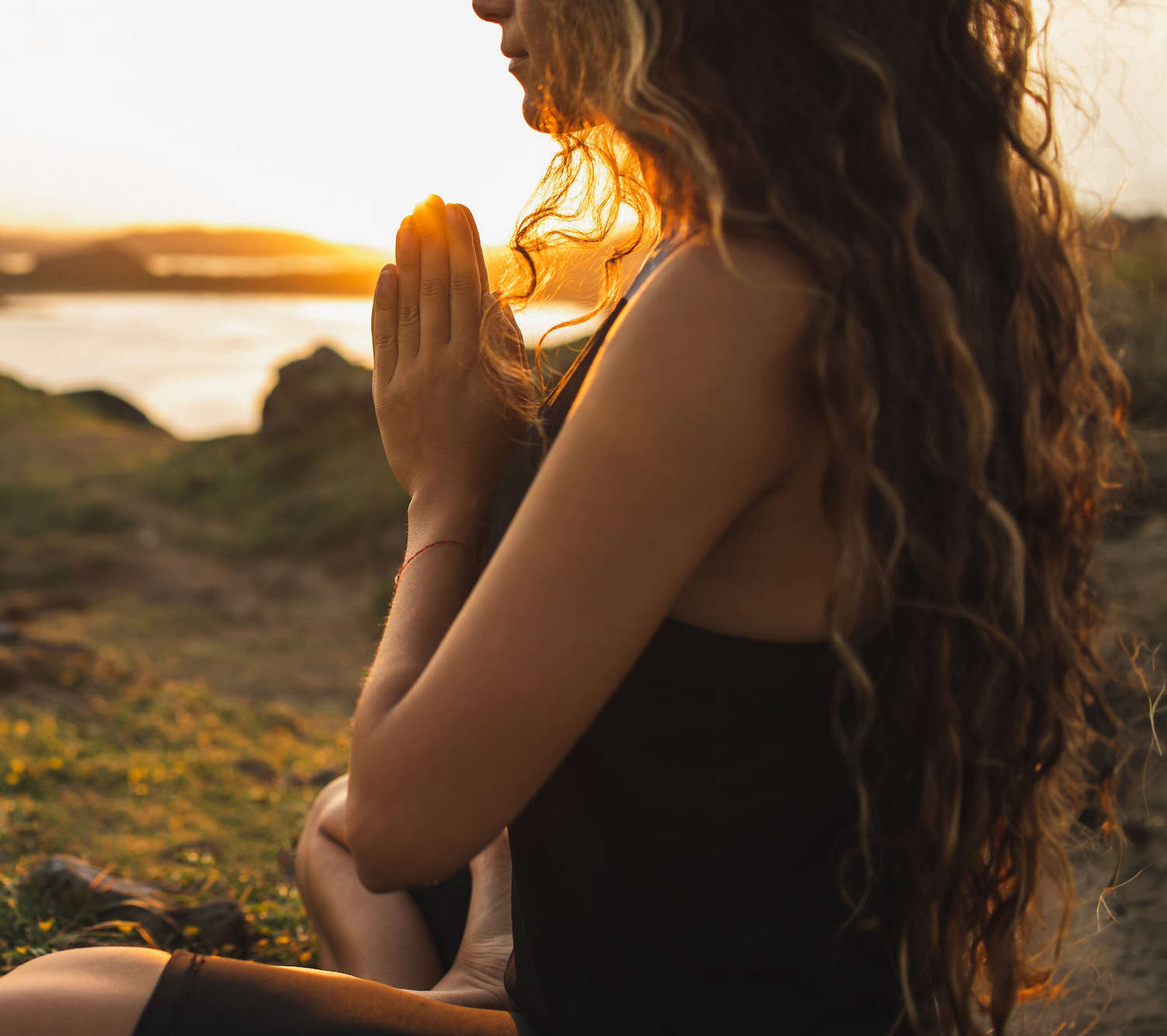 Frau macht Yoga